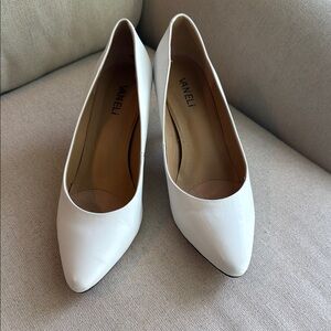 Vaneli White Heels Elegant‎ Pointed-Toe Design